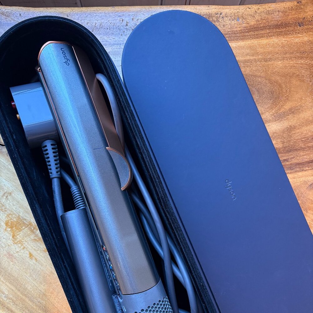 Dyson Airstrait with Dyson Storage Case